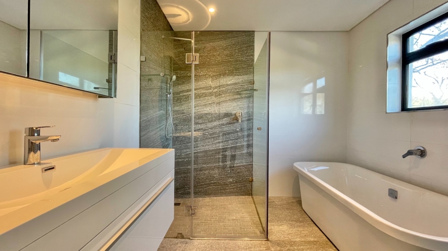 3 Bedroom Property for Sale in Stuarts Hill Western Cape